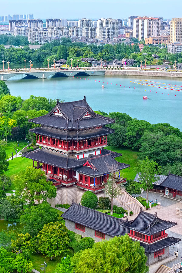 摄影大咖聚焦气势雄伟的望海楼。南湖晚报赵颖硕 摄.jpg